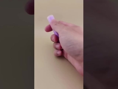 Lila kleine Lippenbalsamverpackung mit klarem Rippendeckel für Lippenstift