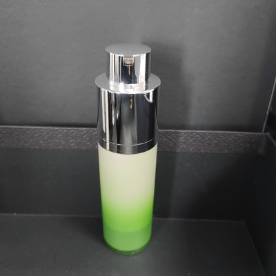 Luftlose Pumpenflasche mit glänzender Oberfläche und ISO-Zertifizierung