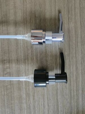Anpassungsfähiger Aluminiumseifenverteilgerät mit Präzision 24/410 Tipp für Hautpflege und Kosmetikverpackungen