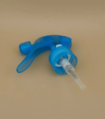 Blauer Mini-Triggersprüher für das Friseurhandwerk