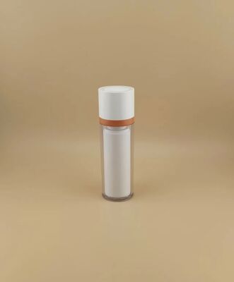 Drehflasche mit transparenter Außenhülle für Kosmetika