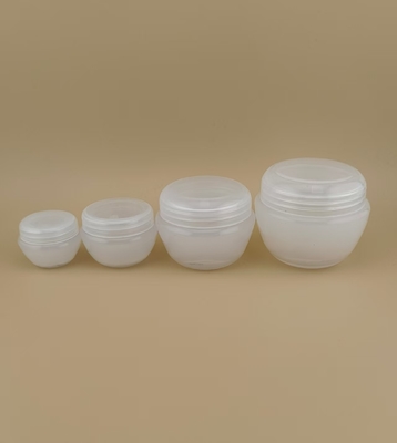 Durchsichtige Plastikcreme mit Schraubdeckel für die Hautpflege