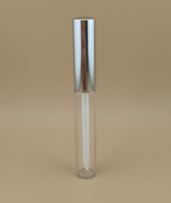 Ansprechendes Design: Transparente Lippenbalsam-Verpackung mit silbernem Deckel für Lippenstifte