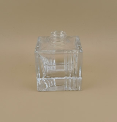 Quadratische Dicke Sohle Glatte klare Glasflasche für Autoparfüm