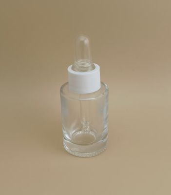 Glas-Mini-Tropffflasche, die auf Hautpflegeanwendungen zugeschnitten ist, die eine einfache Handhabung und eine genaue Abgabe für die Hautpflege von Frauen gewährleistet